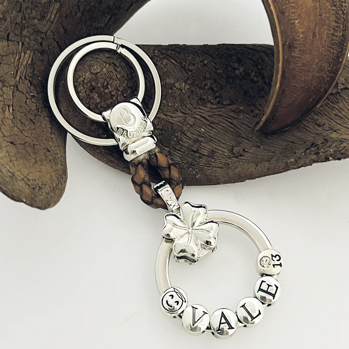 customizable-3d-real-leather-four-leaf-clover-key-holder